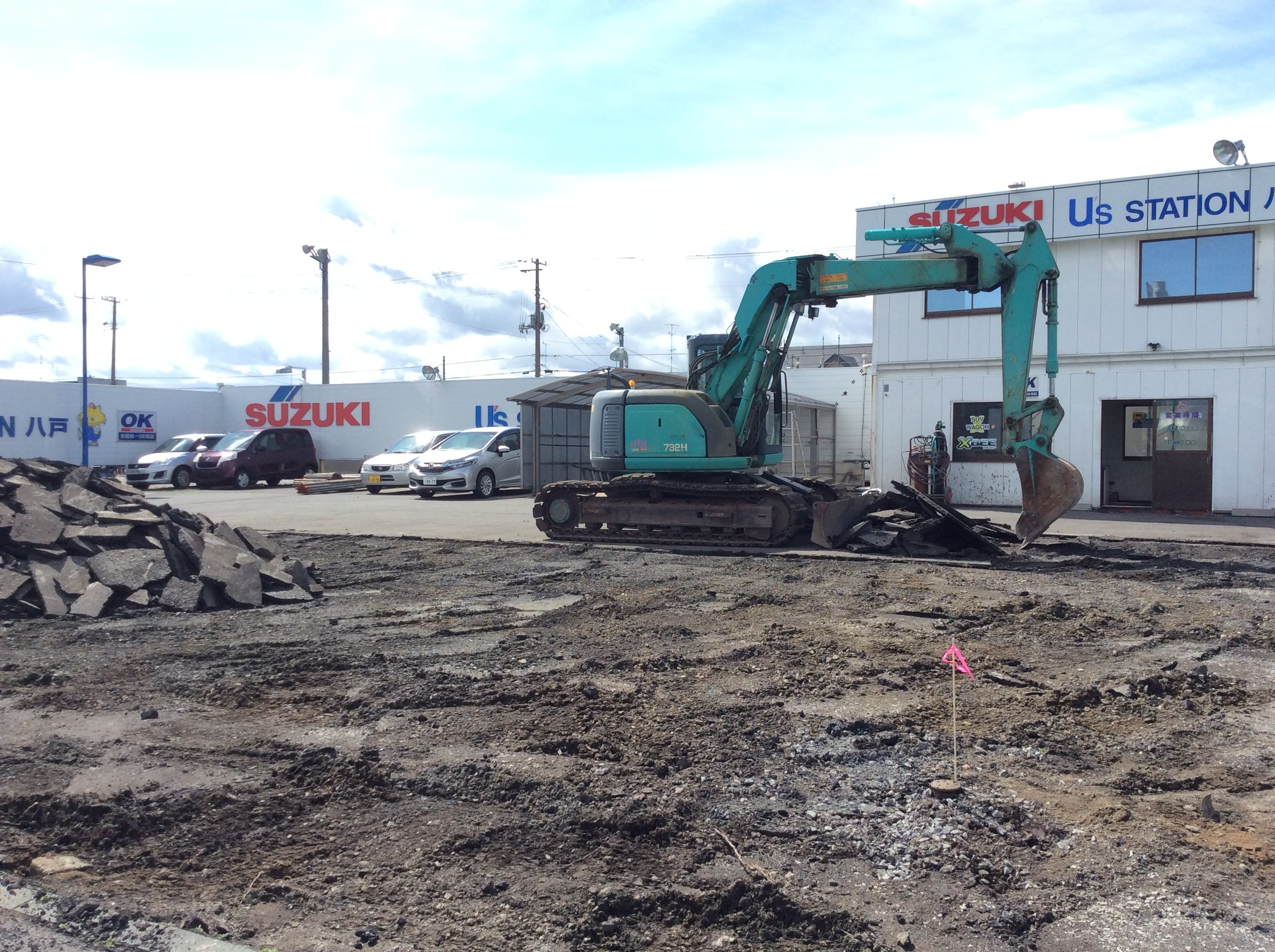 類家店 中古車ブース解体中 リニューアルオープンへの軌跡 その他 お店ブログ 株式会社スズキ自販青森 スズキアリーナ類家 U S Station八戸